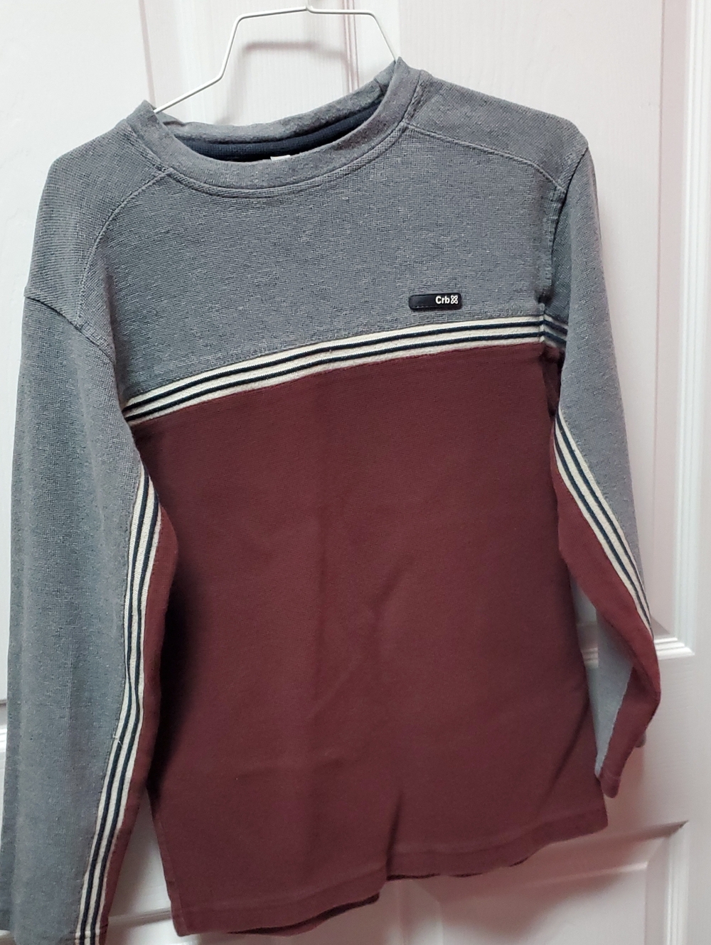 Canyon River Blues Two-Tone Grey and Maroon Crewneck Sweater